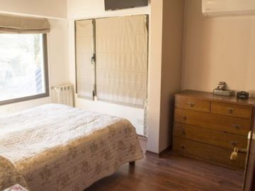 DUPLEX DE 4 AMBIENTES CON GARAGE DOBLE. Duplex en Venta.