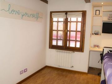 DUPLEX DE 4 AMBIENTES CON GARAGE DOBLE. Duplex en Venta.