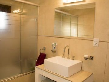 DUPLEX DE 4 AMBIENTES CON GARAGE DOBLE. Duplex en Venta.