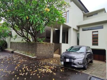 Rumah Disewa Dalam Town House Bebas banjir Area Kemang Timur