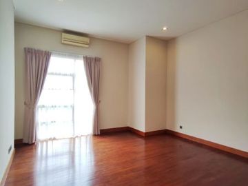 Rumah Disewa Dalam Town House Bebas banjir Area Kemang Timur