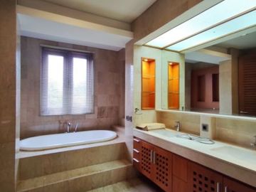 Rumah Disewa Dalam Town House Bebas banjir Area Kemang Timur