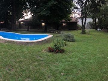 CASA QUINTA EN BARRIO CORIMAYO, BURZACO.