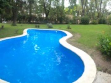 CASA QUINTA EN BARRIO CORIMAYO, BURZACO.
