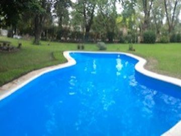 CASA QUINTA EN BARRIO CORIMAYO, BURZACO.