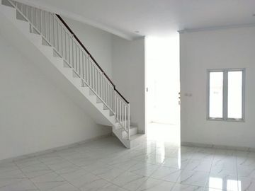 Rumah Baru 2 Lantai di Harapan Indah Bekasi Murah bisa KPR