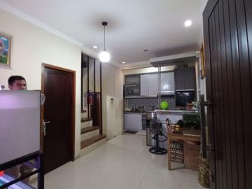 Rumah dijual Kedaung ciputat 2lantai