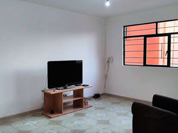 Inmueble / Casa con Local Comercial, sobre Av. 16 de Septiembre