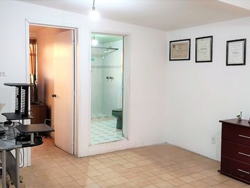 Inmueble / Casa con Local Comercial, sobre Av. 16 de Septiembre