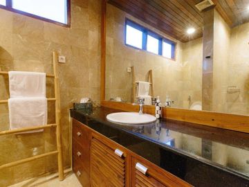 VILLA INVEST IN A STRATEGIC LOCATION IN BALI