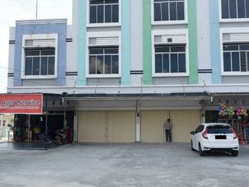 DIJUA RUKO 3 LANTAI DI JL.GARUDA SAKTI-PEKANBARU