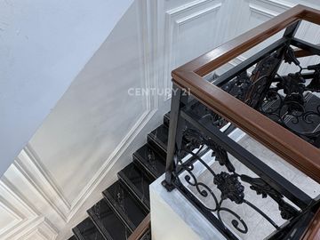 Rumah Terbaru Dengan Gaya Modern Klasik Mewah Jakarta Selatan