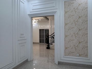 Rumah Terbaru Dengan Gaya Modern Klasik Mewah Jakarta Selatan