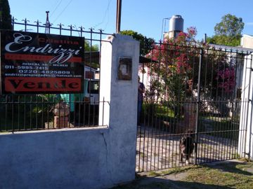 CASA EN VENTA 6 AMB. MERLO BARRIO SAMORE