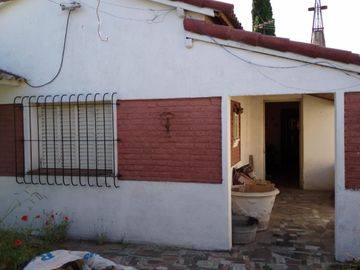 CASA EN VENTA 6 AMB. MERLO BARRIO SAMORE