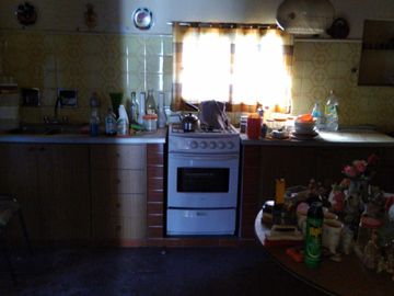 CASA EN VENTA 6 AMB. MERLO BARRIO SAMORE