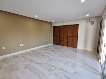 Casa Lujosa en Residencia en Las Palmas Green  con Alberca
