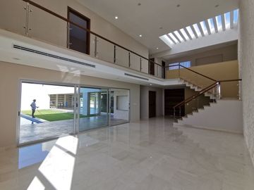 Casa Lujosa en Residencia en Las Palmas Green  con Alberca
