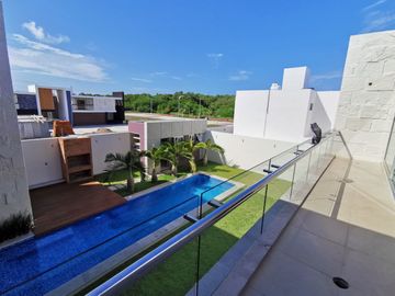 Casa Lujosa en Residencia en Las Palmas Green  con Alberca