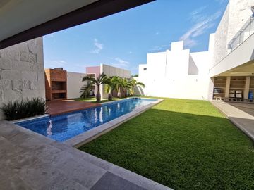 Casa Lujosa en Residencia en Las Palmas Green  con Alberca