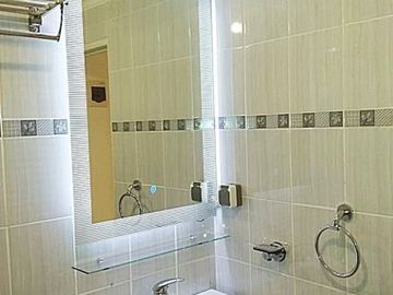 Disewa Apartemen Puncak Dharmahusada Tower A Lantai 17, Full Furnish , Surabaya Timur