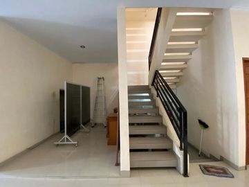 Kost Exclusive 2 Lantai 20 Kamar & Rumah Induk Jalan Utama Seturan