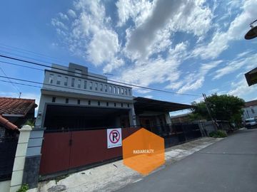 Kost Exclusive 2 Lantai 20 Kamar & Rumah Induk Jalan Utama Seturan