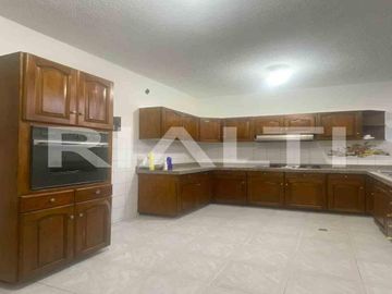 En venta casa remodelada, San Rafael