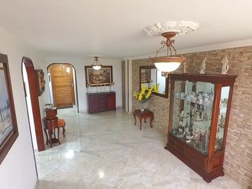 apartamento en venta en modelia. Cod V1387