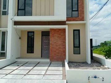 RUMAH MODERN DI CIWASTRA 2LANTAI LUX dekat dengan TOL GEDEBAGE dan SUMMARECON