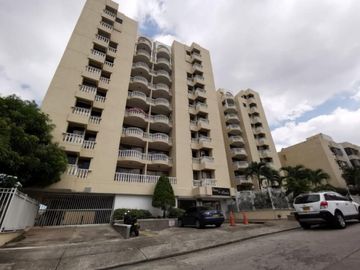 apartamento en arriendo/venta en altos de riomar. Cod A12796