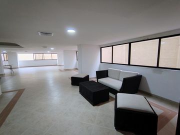 apartamento en arriendo/venta en altos de riomar. Cod A12796