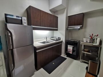 A0173 - Furnished 1 Bedroom Loft for Rent in Eton Residences near Greenbelt, Landmark, Glorietta