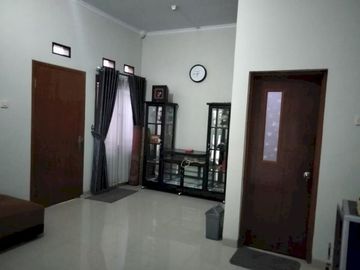 RUMAH BAGUS CLUSTER PERMANA ADA GARASI 2 MOBIL DAN 1 MOTOR