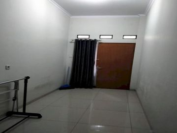 RUMAH BAGUS CLUSTER PERMANA ADA GARASI 2 MOBIL DAN 1 MOTOR