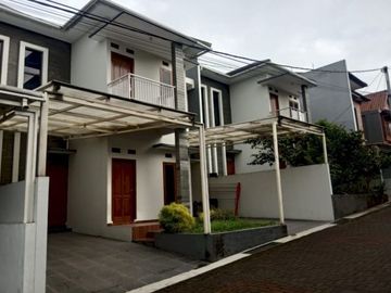 RUMAH BAGUS CLUSTER PERMANA ADA GARASI 2 MOBIL DAN 1 MOTOR