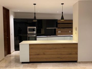 Hermosa Casa en La Condesa Juriquilla, 4ta Recamara en PB, C.290 m2, LUJO