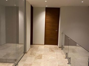 Hermosa Casa en La Condesa Juriquilla, 4ta Recamara en PB, C.290 m2, LUJO