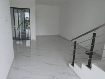 Rumah CLUSTER SUVADIVA GRAND ISLAND BARU GRESS