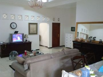 RUMAH CANTIK HARGA MURAH SEMI FURNISHED DEKAT KAMPUS TERNAMA DI JOGJA