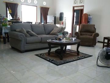 RUMAH CANTIK HARGA MURAH SEMI FURNISHED DEKAT KAMPUS TERNAMA DI JOGJA
