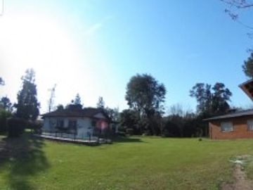 QUINTA LOTE 1450 M2, 220M2 CONSTR., CASA PPAL, QUINCHO, CASA HUESPEDES, PISCINA, GRAN PARQUE,  PARRILLA, POOL HOUSE, JACUZZI,VESTUARIOS EXCELENTE OPOR