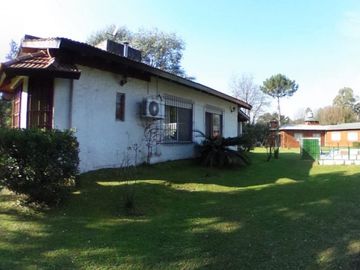 QUINTA LOTE 1450 M2, 220M2 CONSTR., CASA PPAL, QUINCHO, CASA HUESPEDES, PISCINA, GRAN PARQUE,  PARRILLA, POOL HOUSE, JACUZZI,VESTUARIOS EXCELENTE OPOR
