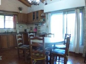 QUINTA LOTE 1450 M2, 220M2 CONSTR., CASA PPAL, QUINCHO, CASA HUESPEDES, PISCINA, GRAN PARQUE,  PARRILLA, POOL HOUSE, JACUZZI,VESTUARIOS EXCELENTE OPOR