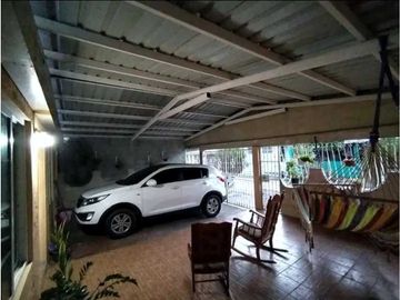 Se Vende Amplia y Acogedora casa en Las Acacias