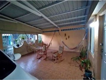 Se Vende Amplia y Acogedora casa en Las Acacias