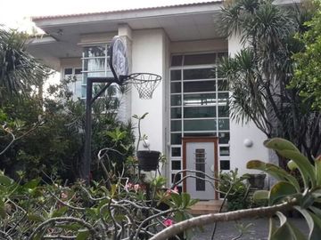 DIJUAL CEPAT!! Rumah Cocok u/ Kost Lokasi Strategis di Kemanggisan, Bisa Nego