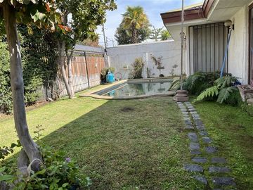 Casa en venta de 5 dorm. en Las Condes