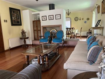 Casa en venta de 5 dorm. en Las Condes