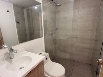 apartamento en arriendo en las flores. Cod A218020